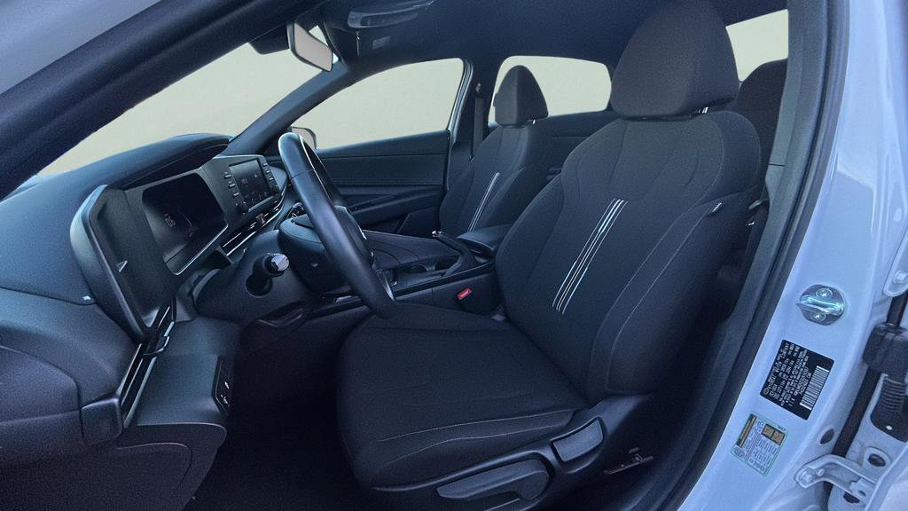 Certified 2025 Hyundai Elantra Sport image 12