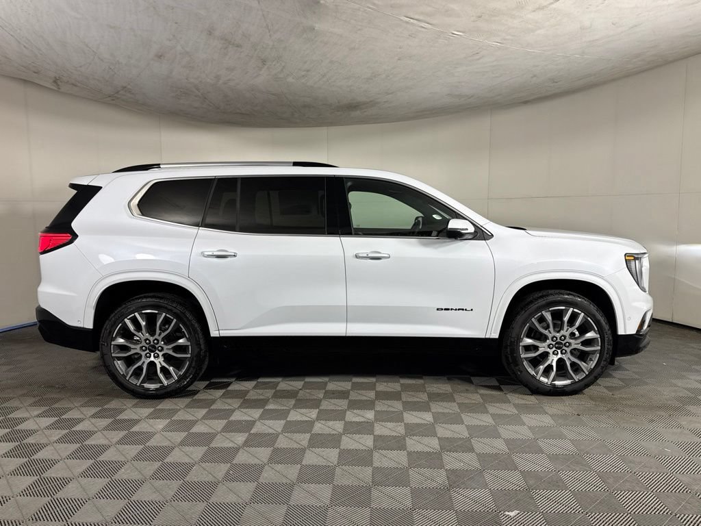 New 2027 GMC Acadia Denali Ultimate w/ LPO, Black Badging Package AWD/4WD image 6