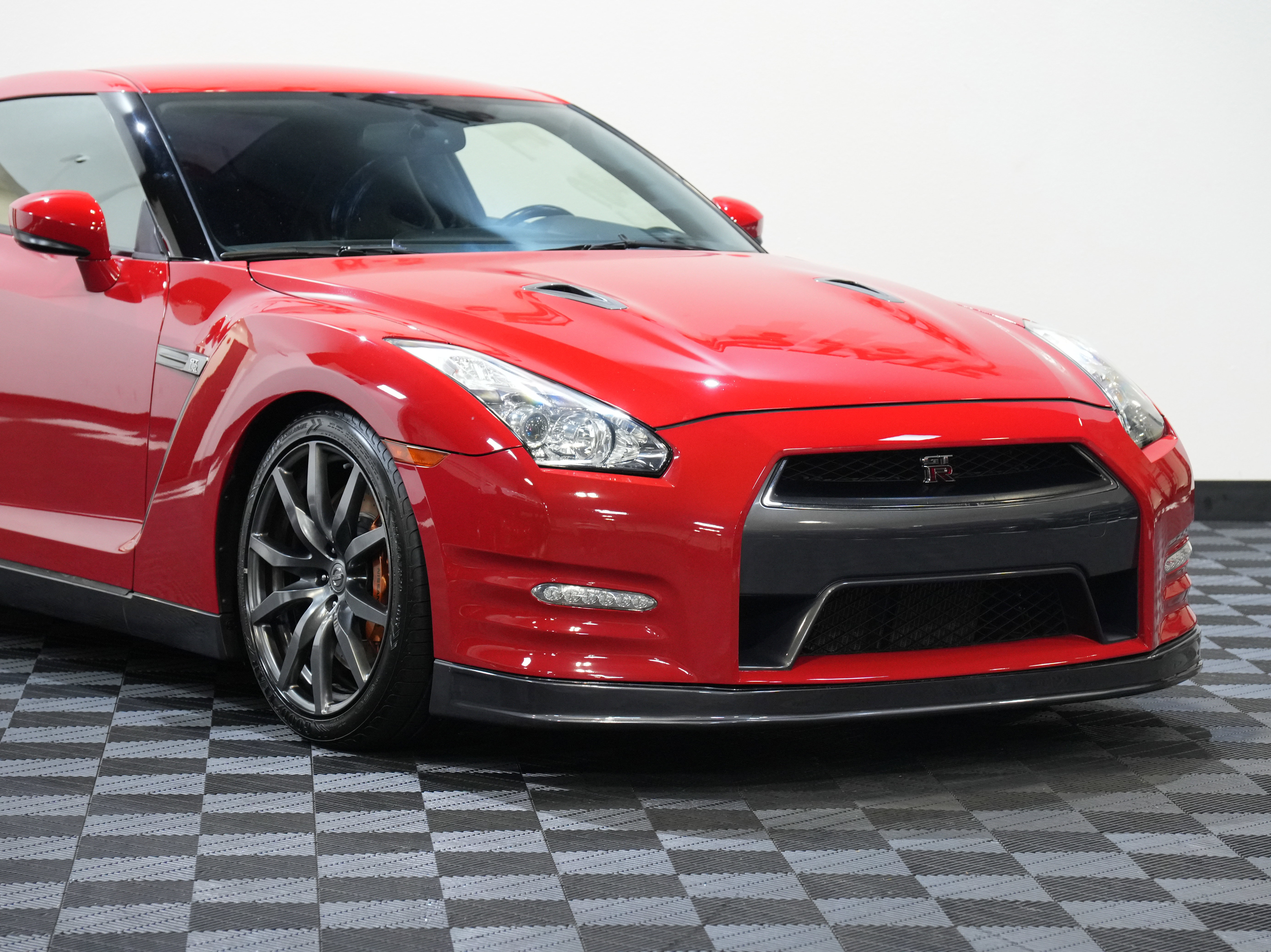 Used 2013 Nissan GT-R Premium AWD/4WD image 9
