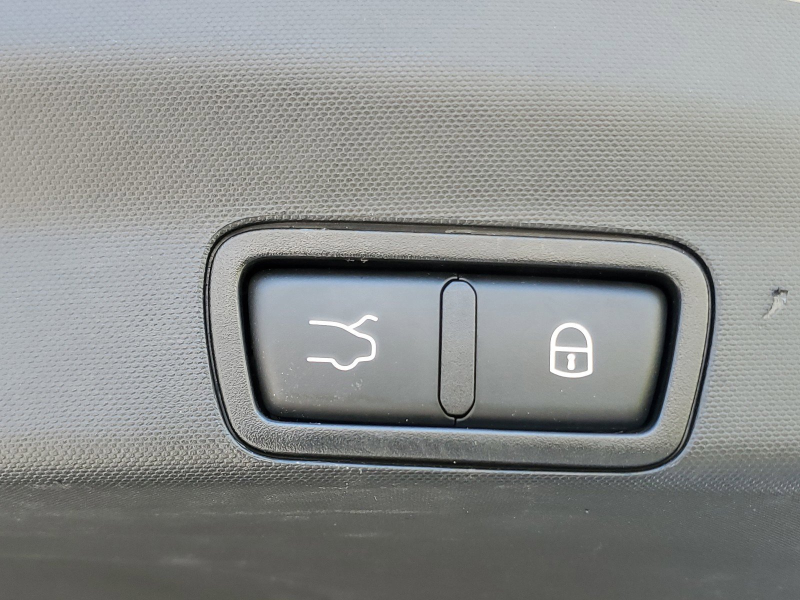 Used 2019 Alfa Romeo Stelvio AWD image 11