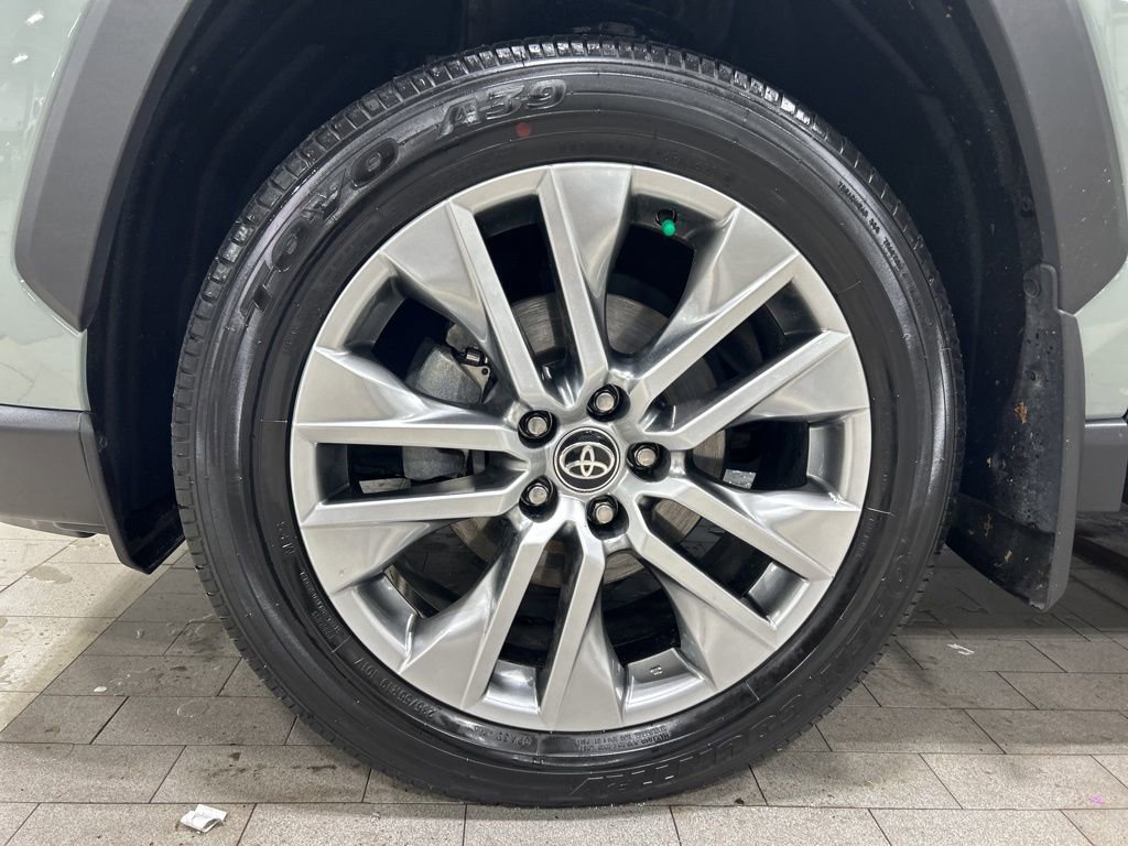 Used 2023 Toyota RAV4 XLE Premium image 28