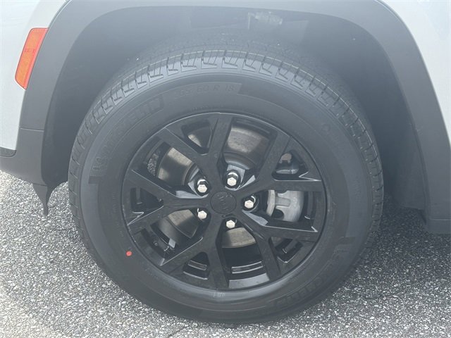 Used 2024 Jeep Grand Cherokee L Laredo image 8