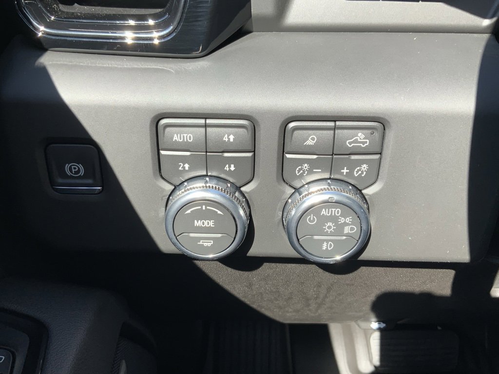 New 2026 GMC Sierra 3500 AT4 w/ AT4 Premium Plus Package image 40