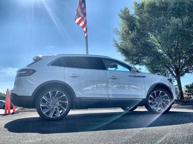 Used 2022 Lincoln Nautilus Reserve w/ Equipment Group 201A FWD image 9