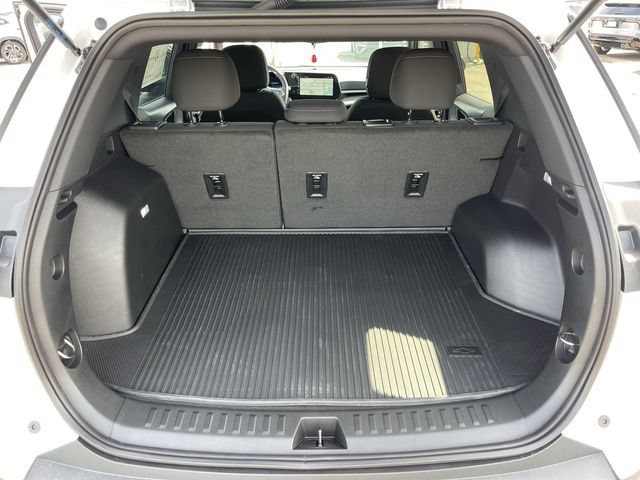 New 2027 Chevrolet Equinox LT w/ LPO, Floor Liner Package FWD image 23