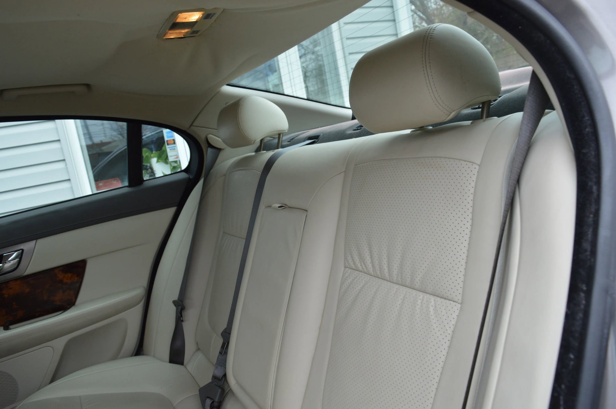 Used 2010 Jaguar XF Premium image 15