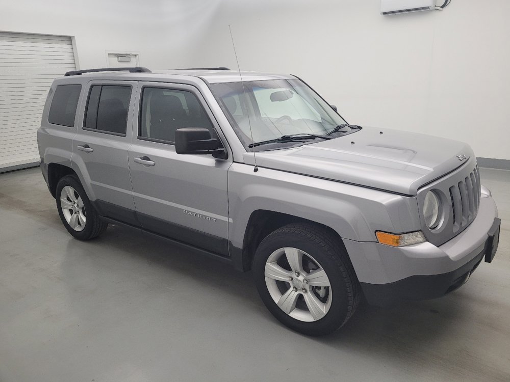 Used 2014 Jeep Patriot Latitude FWD image 11