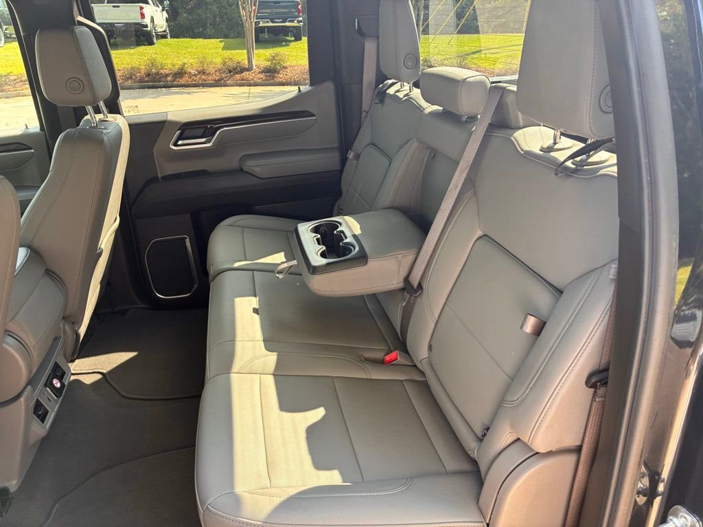 Used 2025 GMC Sierra 1500 SLT image 14