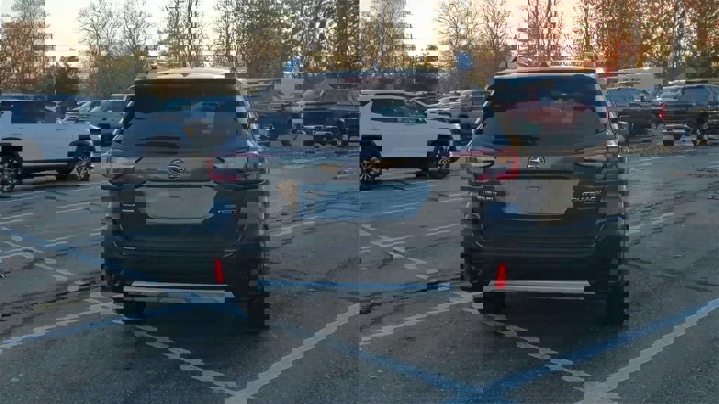 Used 2020 Subaru Outback Touring image 7