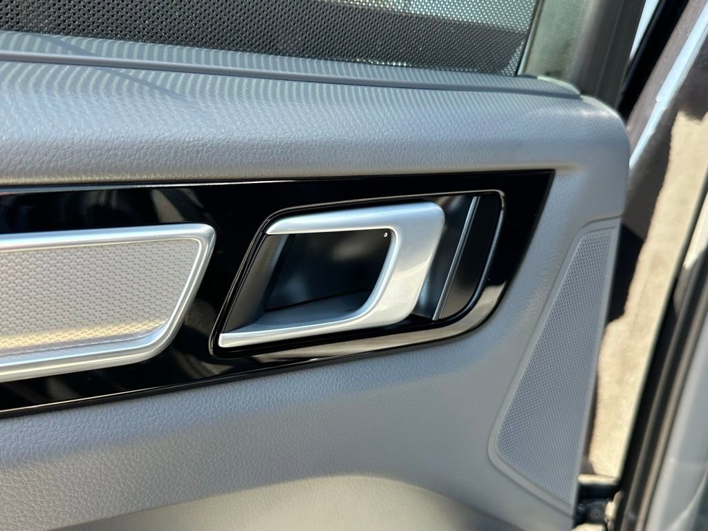 Used 2022 Porsche Cayenne E-Hybrid Coupe image 30