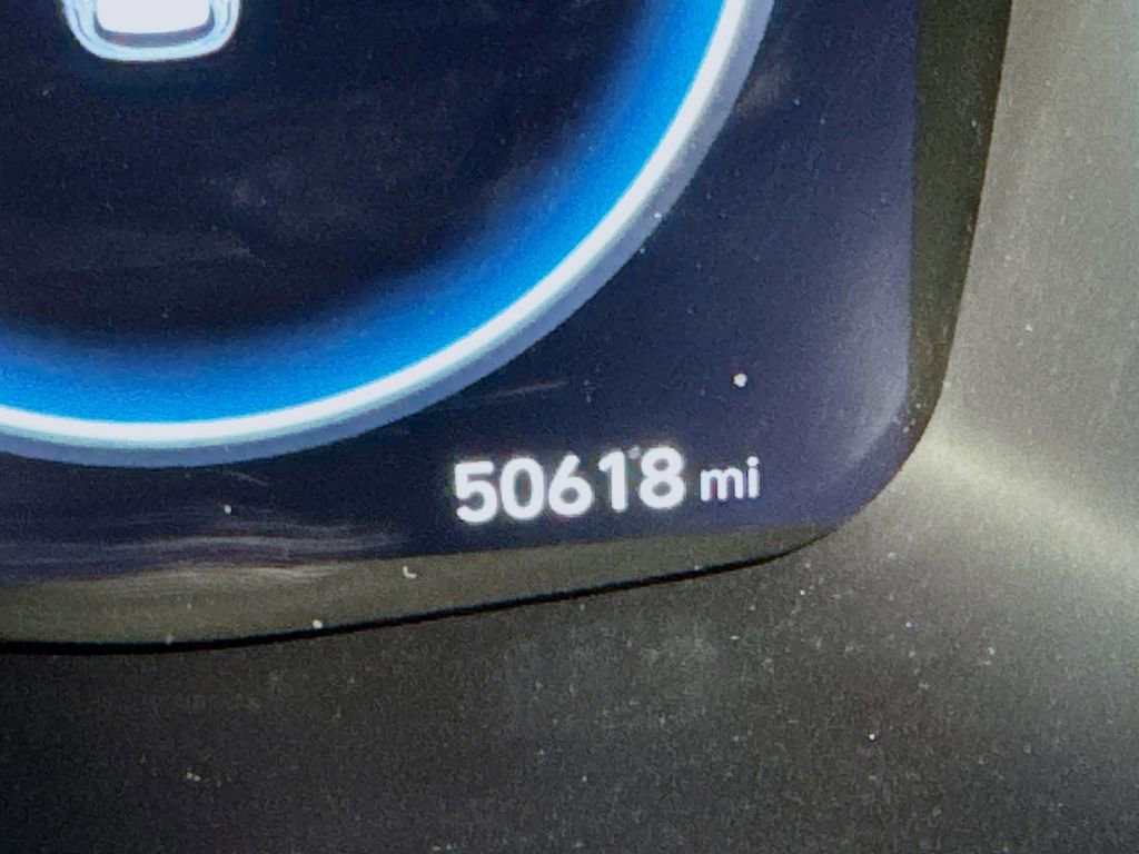 Certified 2023 Hyundai Santa Fe Limited image 12