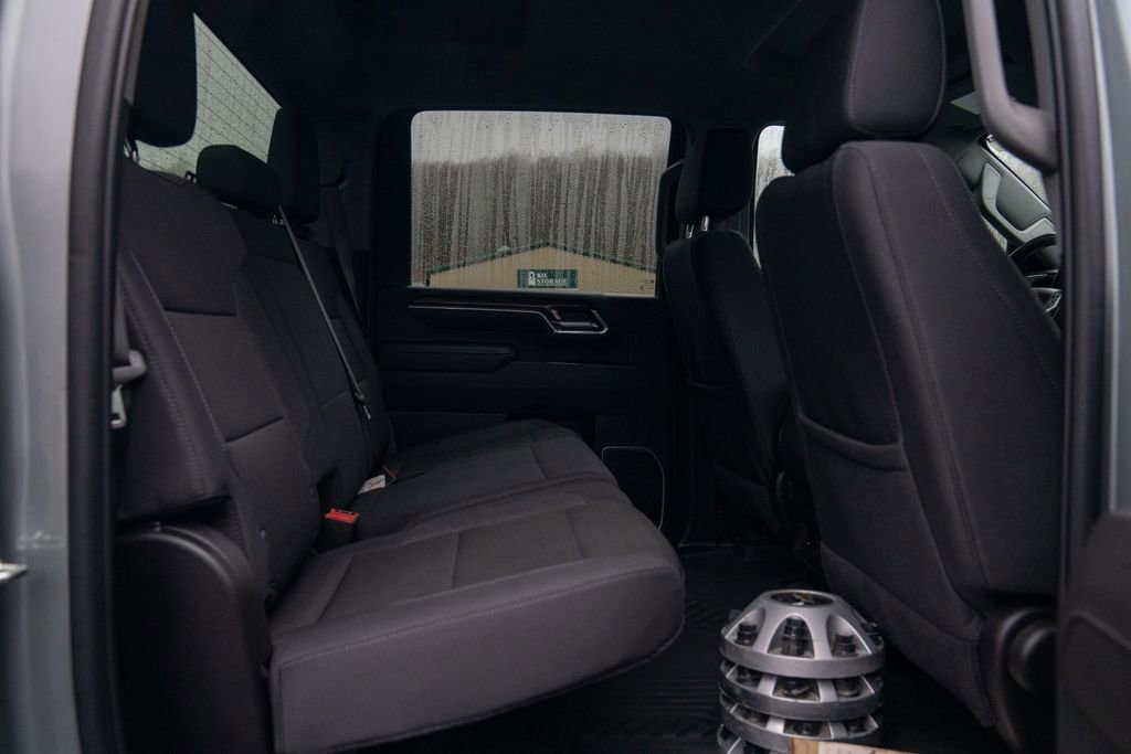 Used 2025 Chevrolet Silverado 2500 LT w/ Convenience Package image 16