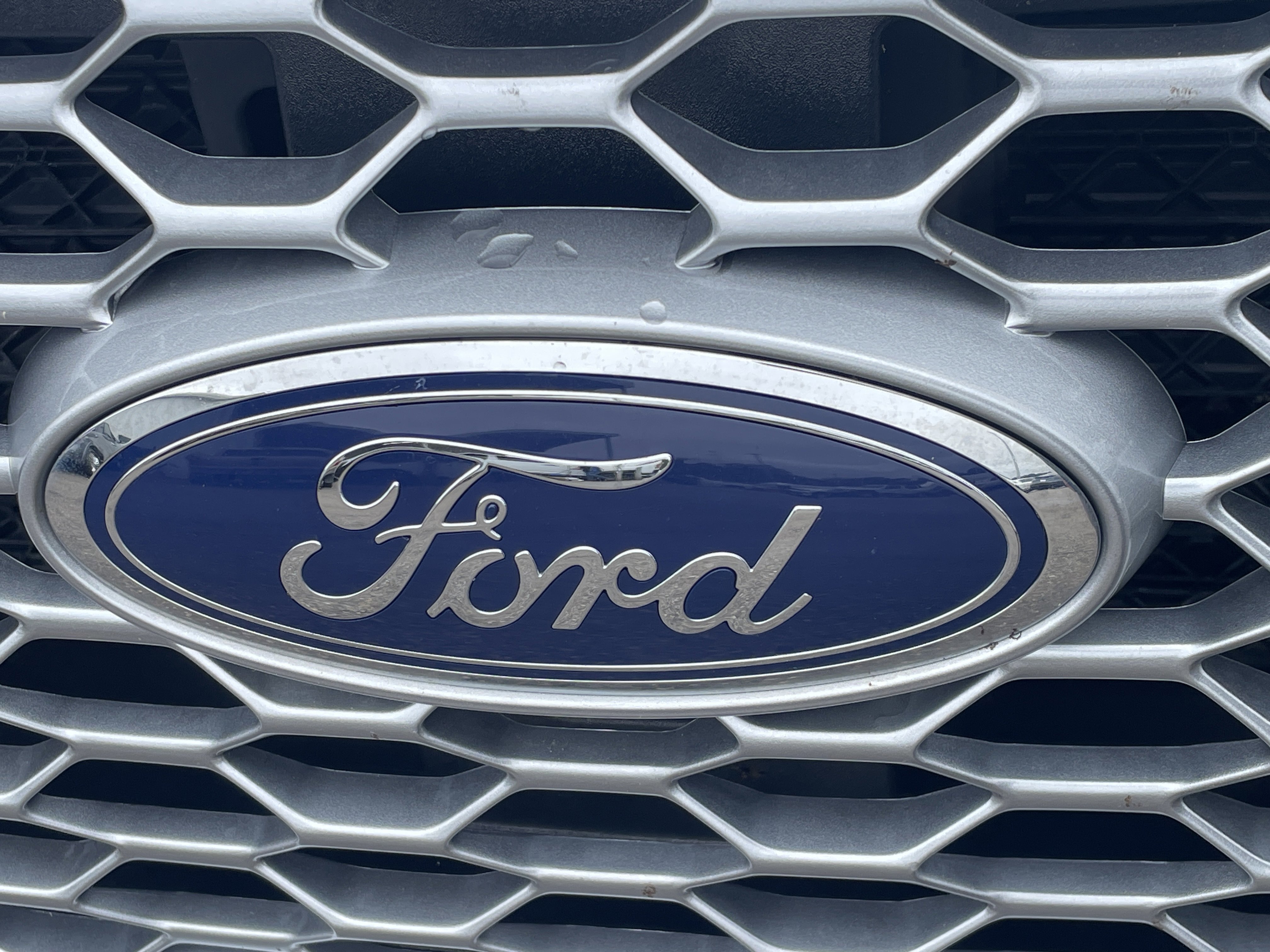 Used 2024 Ford Edge SEL image 2