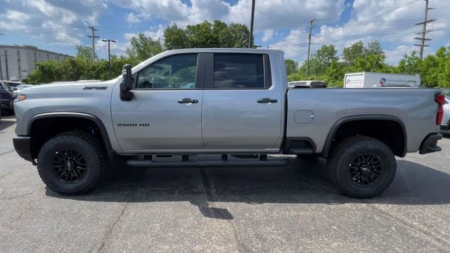 New 2026 Chevrolet Silverado 2500 ZR2 w/ LPO, Dark Essentials Package AWD/4WD image 7