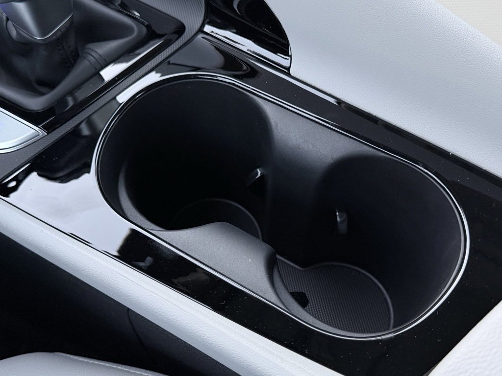 New 2025 Hyundai Elantra Limited image 19