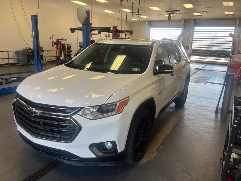 Used 2019 Chevrolet Traverse Premier w/ Redline Edition AWD/4WD image 2