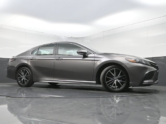 Used 2024 Toyota Camry SE FWD image 30