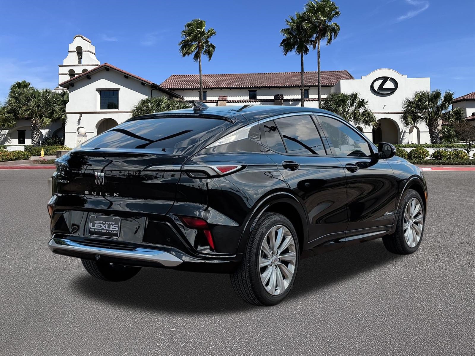 Used 2025 Buick Envista Avenir FWD image 2