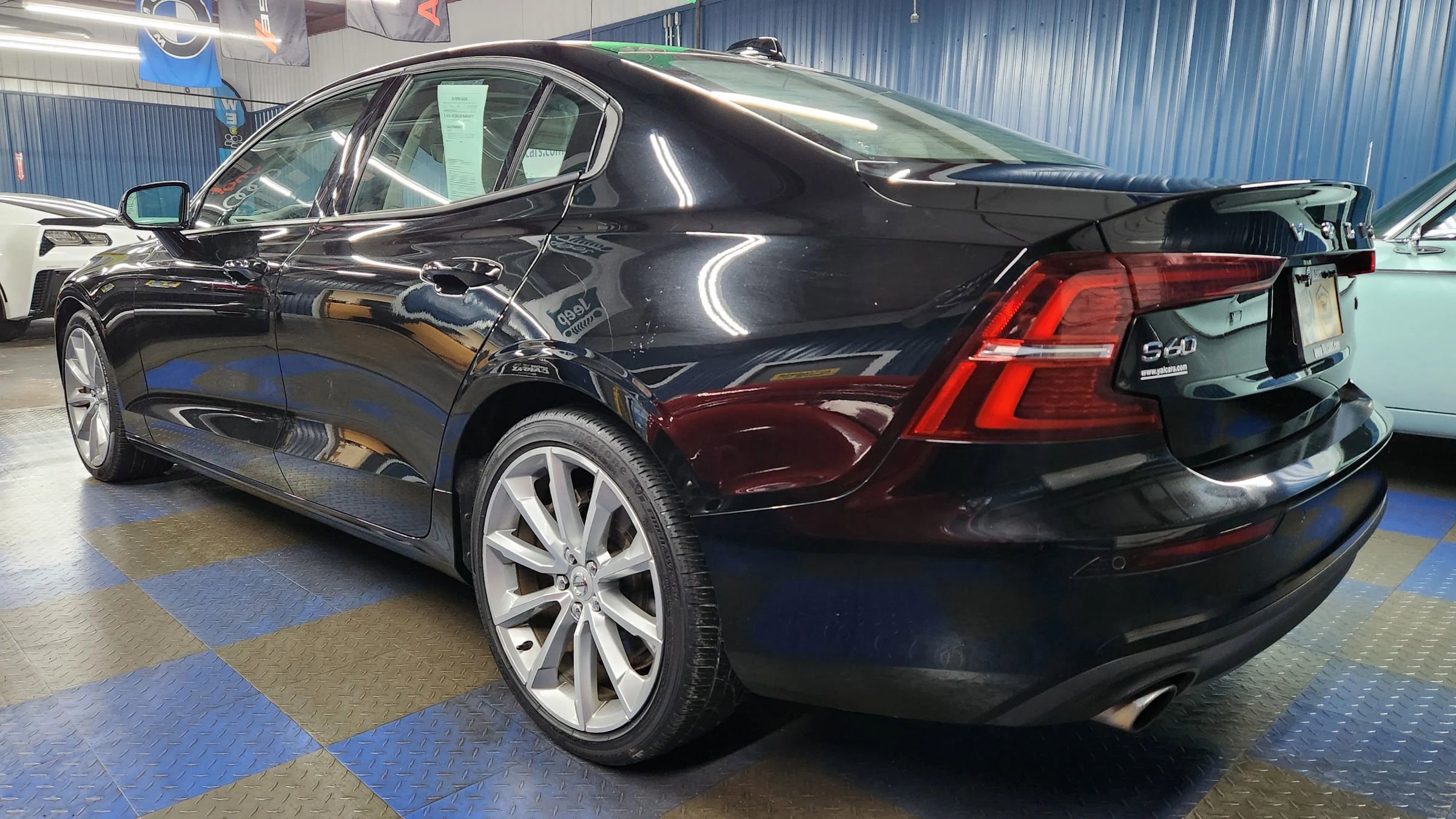 Used 2021 Volvo S60 T6 Momentum w/ Protection Package Premier image 4