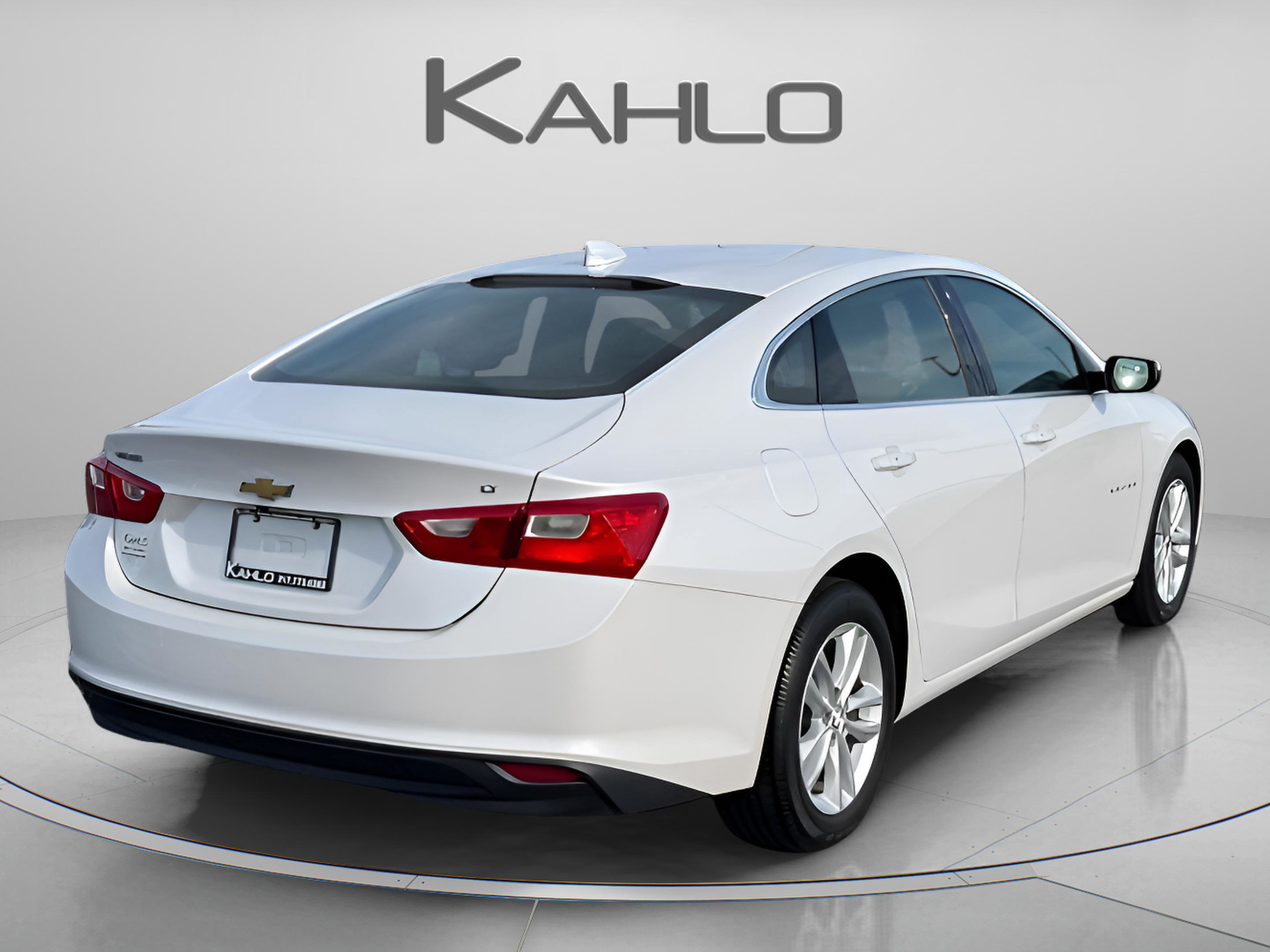 Used 2017 Chevrolet Malibu LT FWD image 4