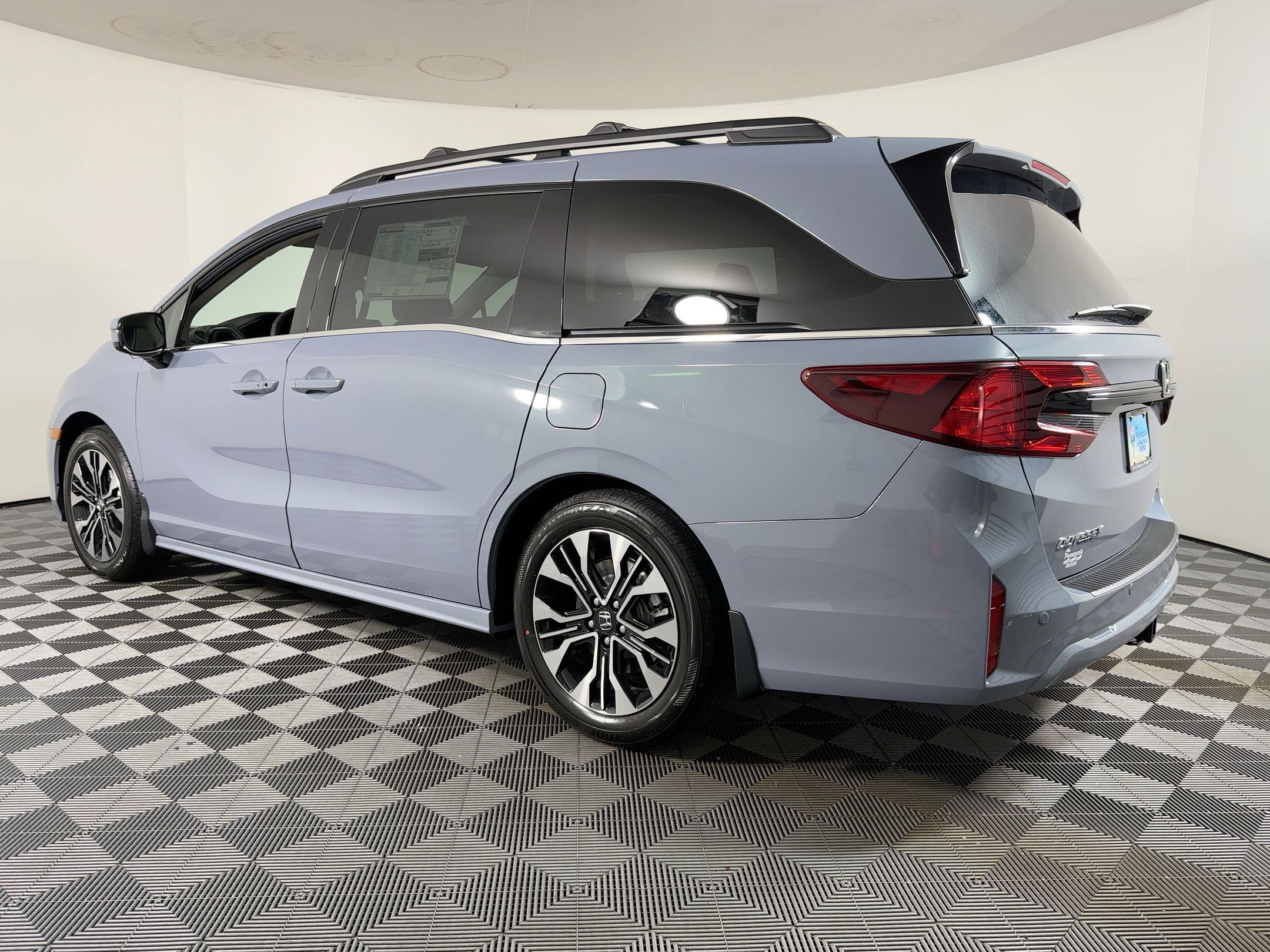 New 2026 Honda Odyssey Elite image 3