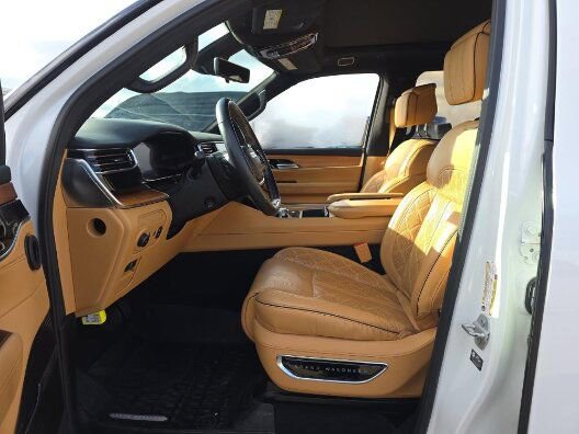 Used 2022 Jeep Grand Wagoneer Series III w/ Rear Seat Video Group 1 image 7