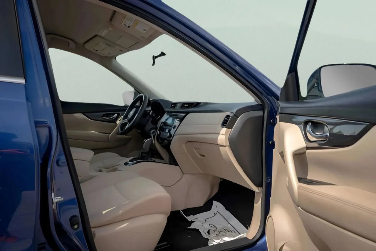 Used 2017 Nissan Rogue S image 17