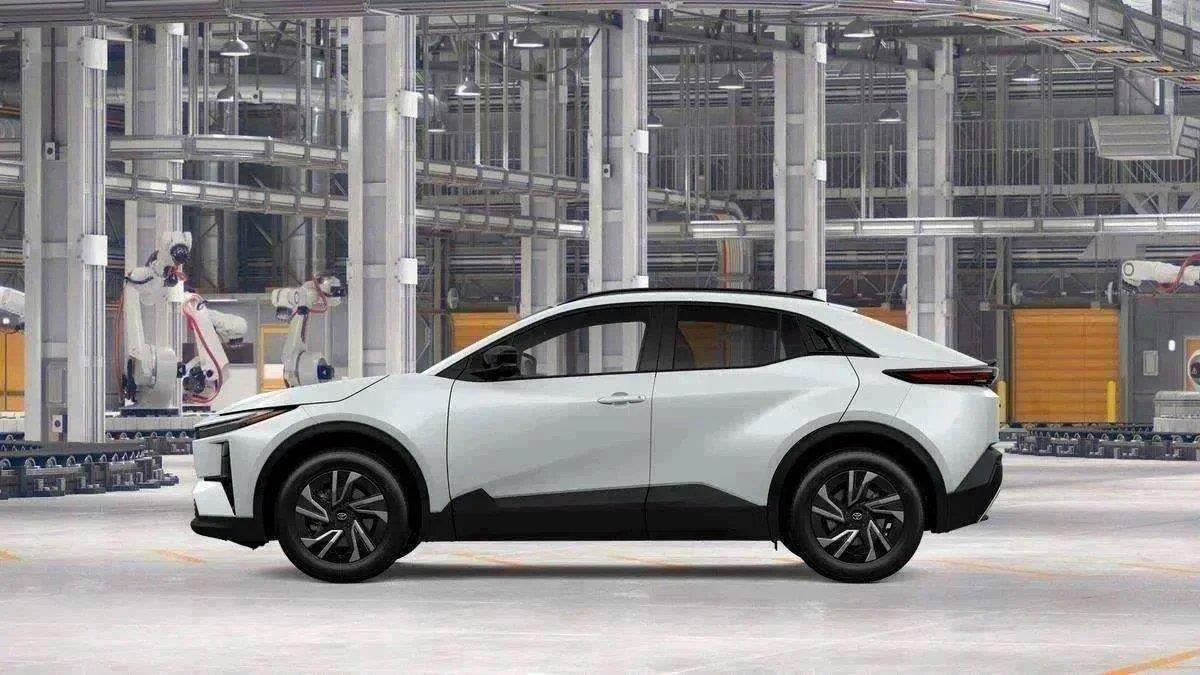 New 2026 Toyota C-HR AWD/4WD image 70