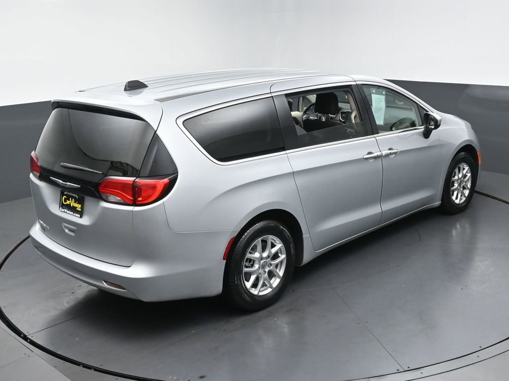 Used 2022 Chrysler Voyager LX FWD image 41