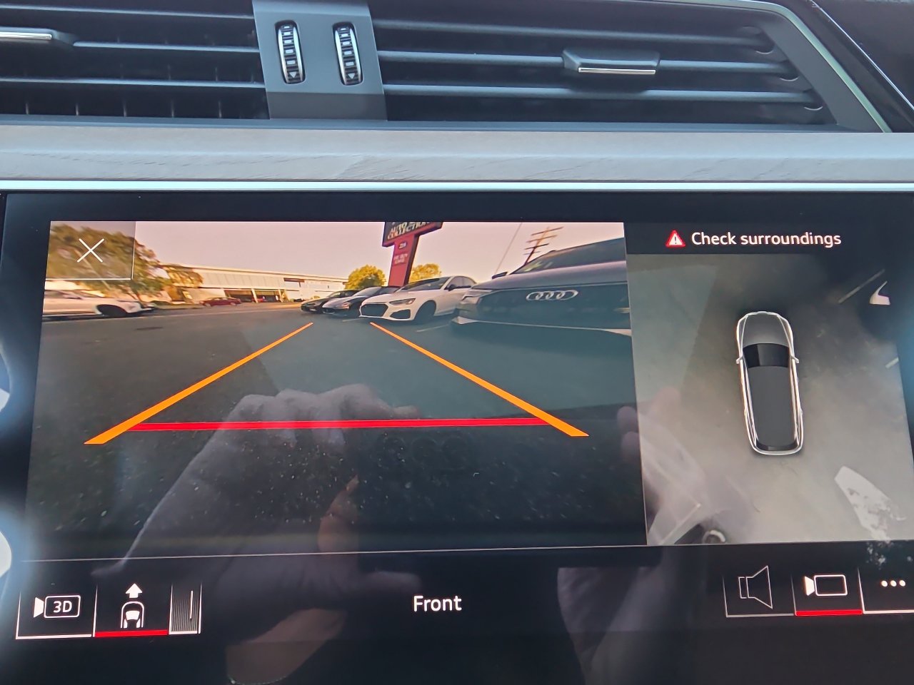 Used 2024 Audi Q8 e-tron Premium Plus w/ Premium Plus Package image 83