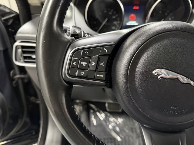 Used 2019 Jaguar F-PACE Premium image 19