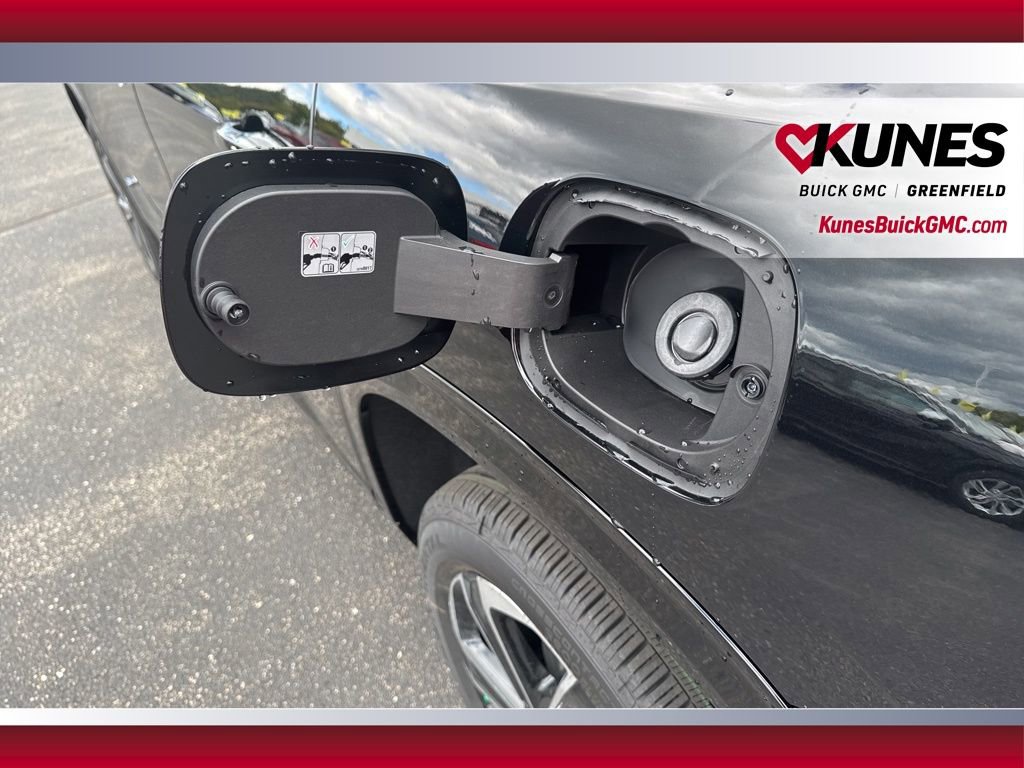 New 2026 Buick Enclave Sport Touring w/ LPO, Floor Liner Package image 13