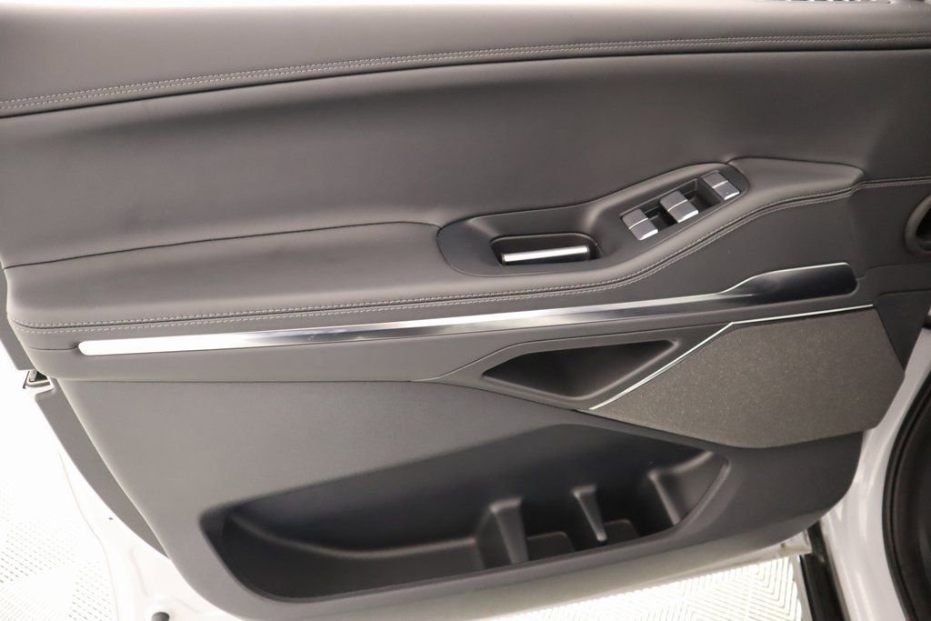 New 2025 Lincoln Navigator Reserve image 17