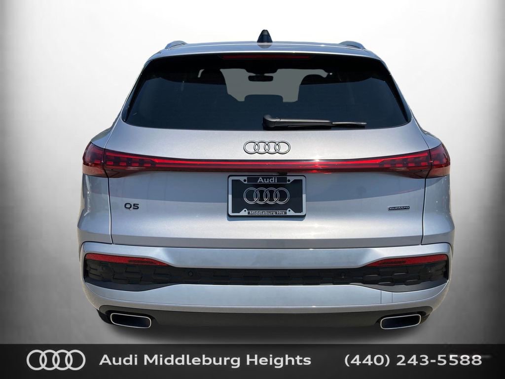 Used 2025 Audi Q5 Premium w/ Convenience Package image 4