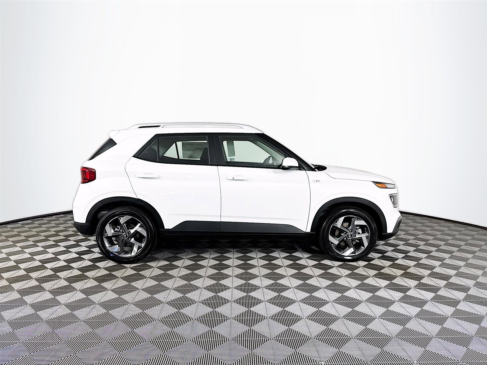 New 2025 Hyundai Venue SEL image 8