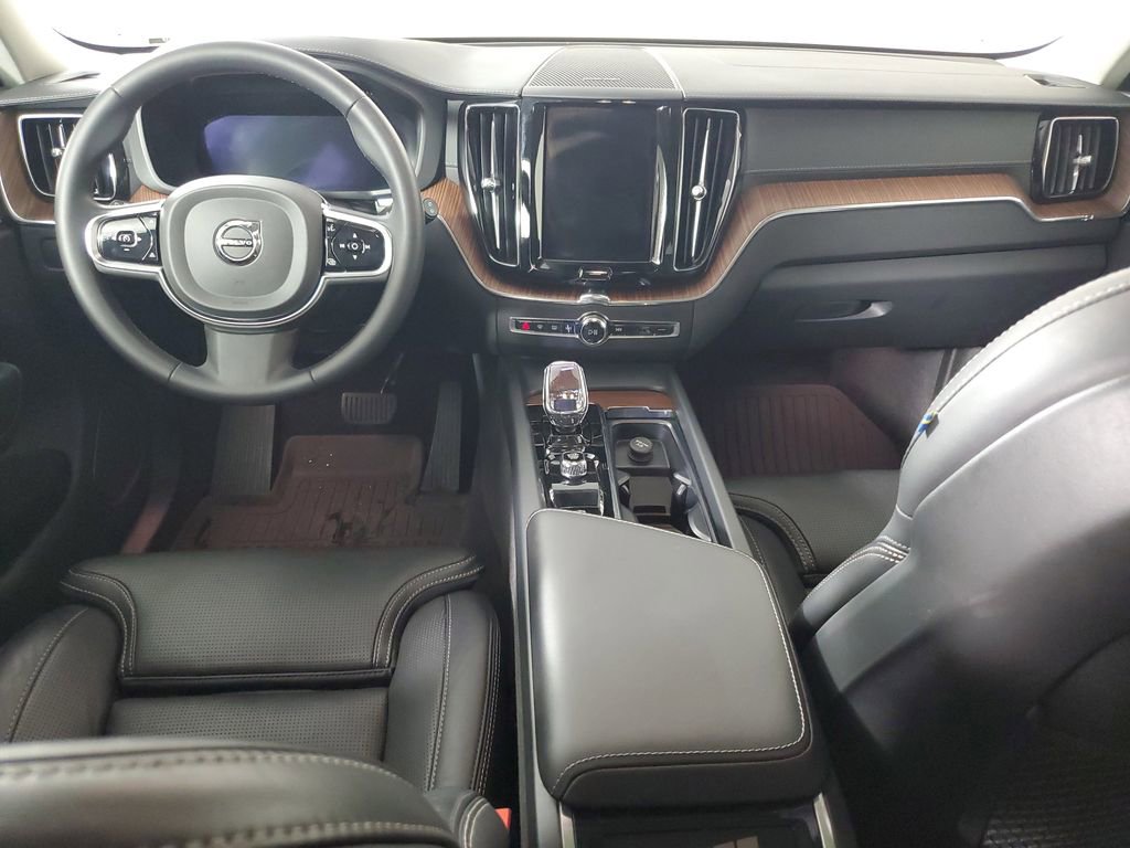 Certified 2024 Volvo XC60 B5 Ultimate w/ Protection Package Premier AWD/4WD image 15