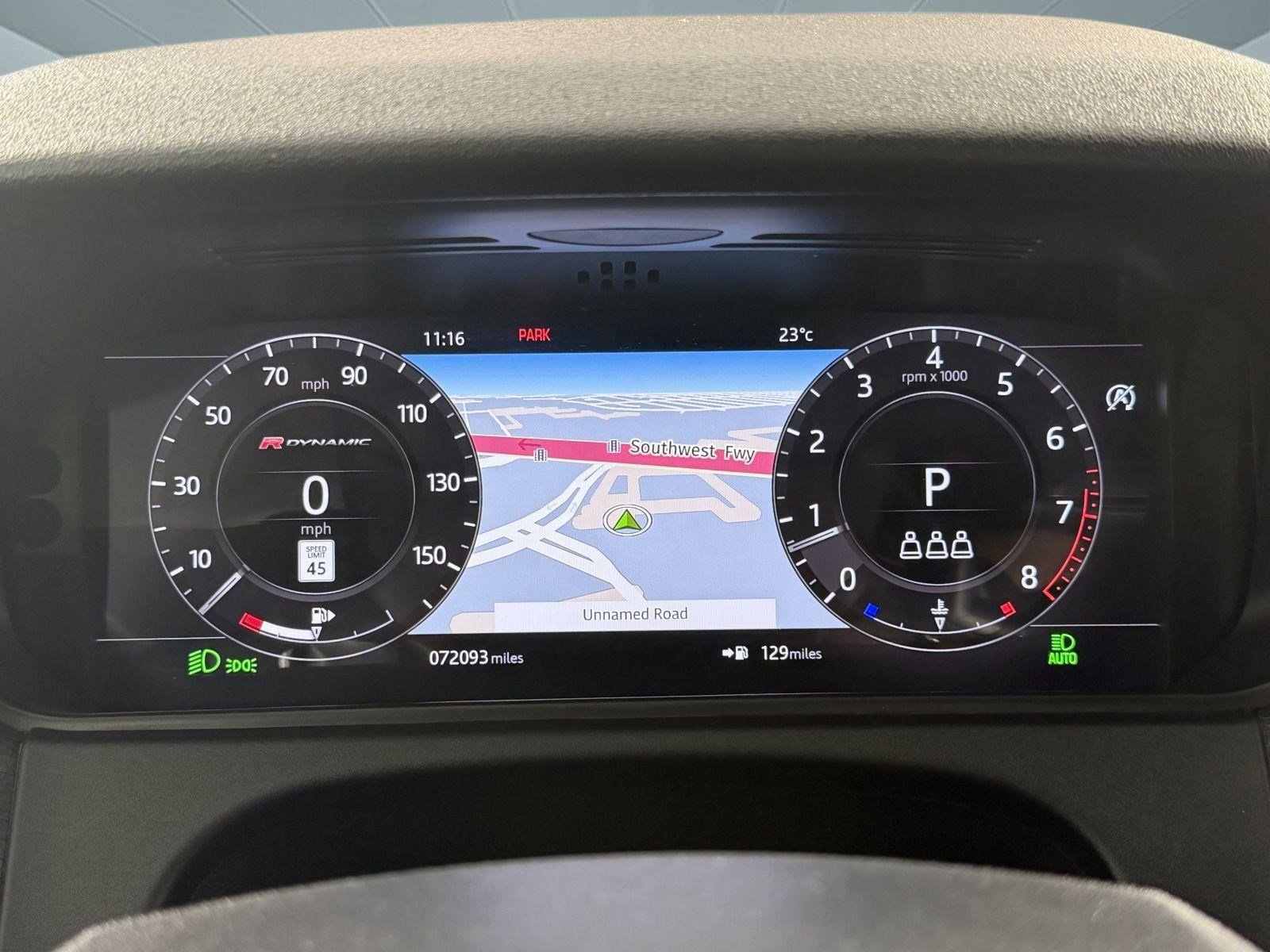 Used 2019 Land Rover Range Rover Velar R-Dynamic SE image 25