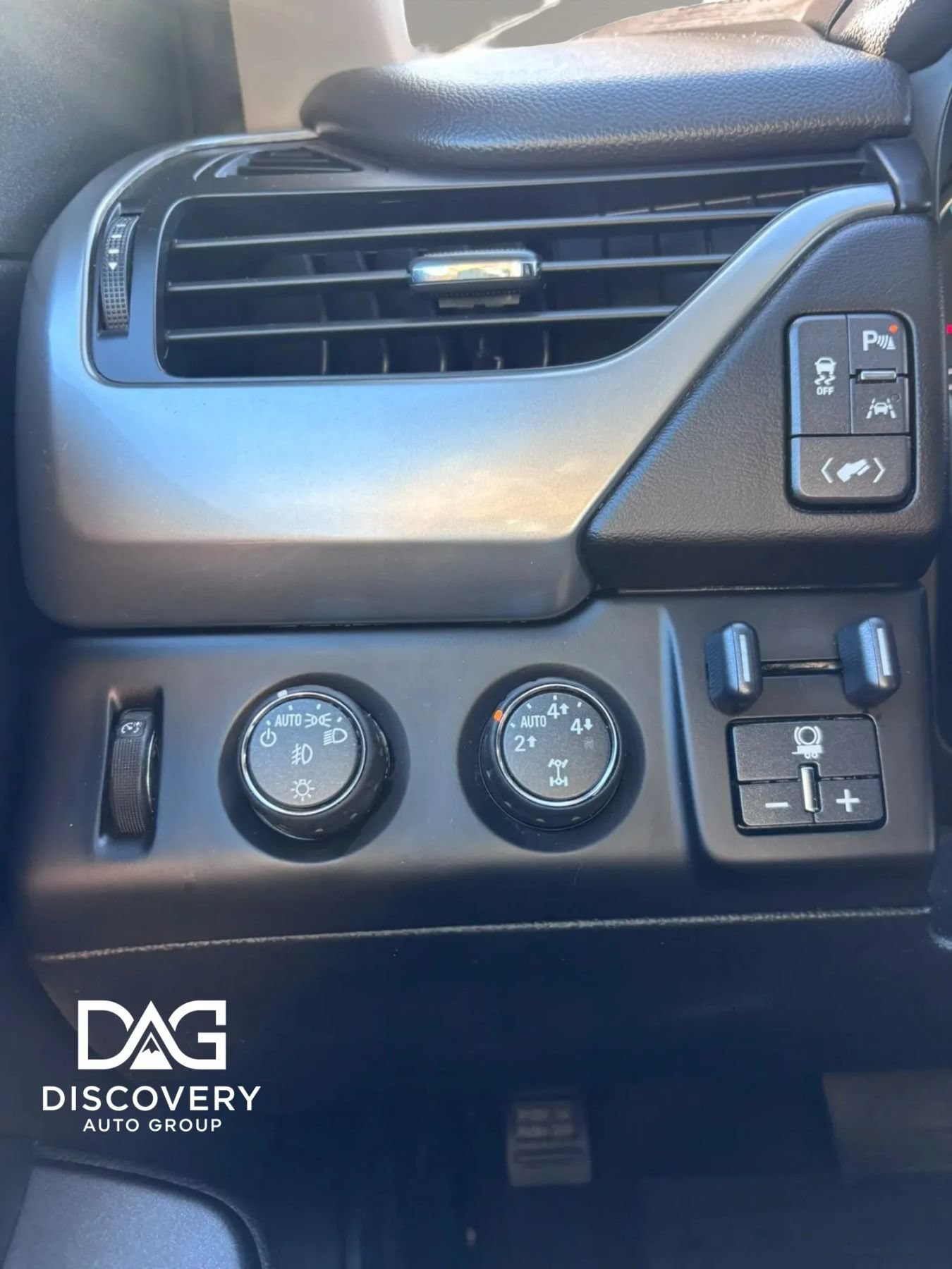 Used 2016 Chevrolet Suburban LTZ w/ Max Trailering Package AWD/4WD image 14