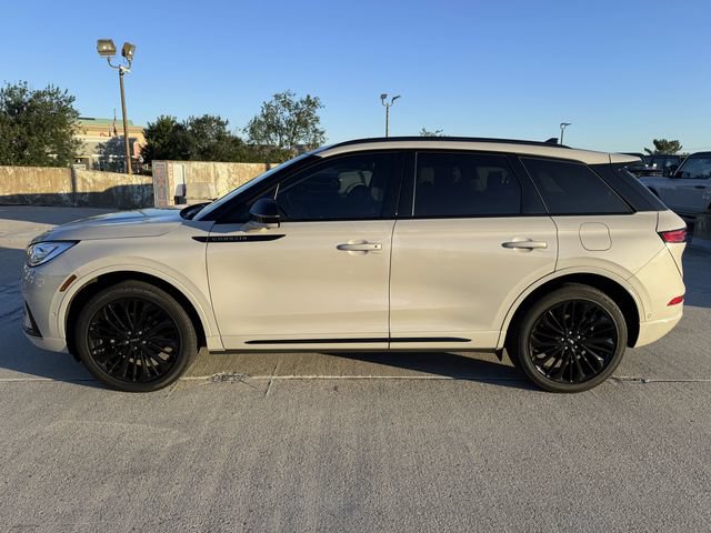 Used 2023 Lincoln Corsair Reserve w/ Equipment Group 202A AWD/4WD image 5