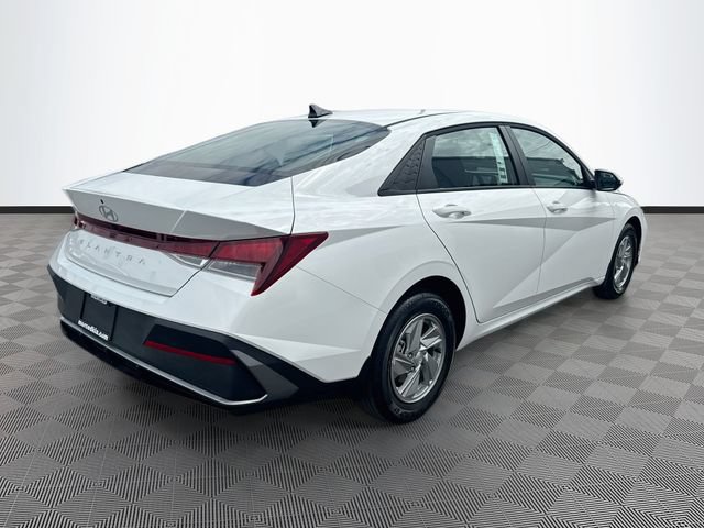 New 2026 Hyundai Elantra SE FWD image 7