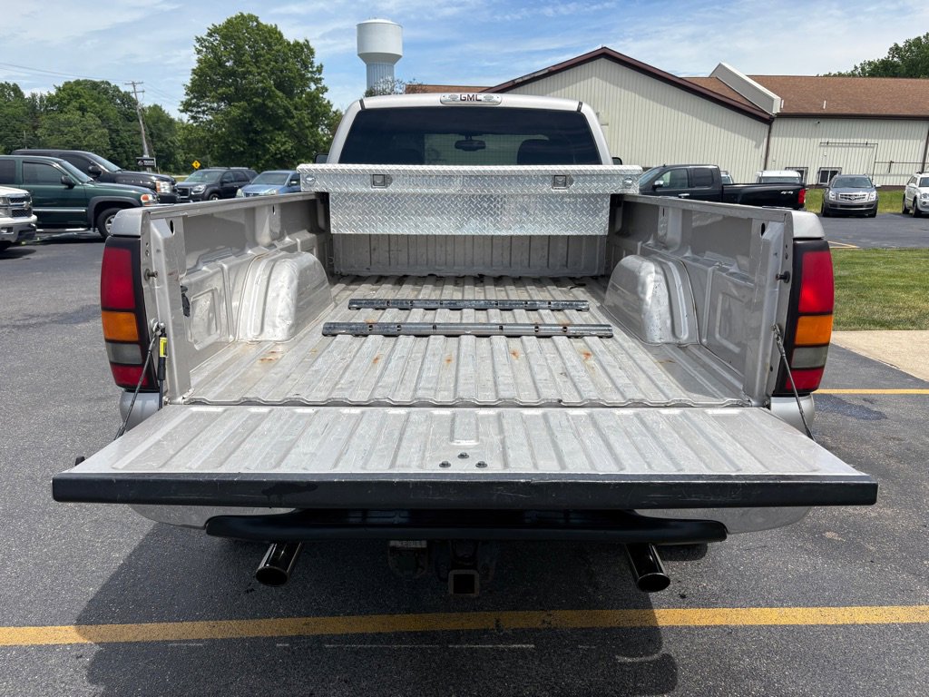 Used 2004 GMC Sierra 2500 SLE w/ Snow Plow Prep Package AWD/4WD image 8