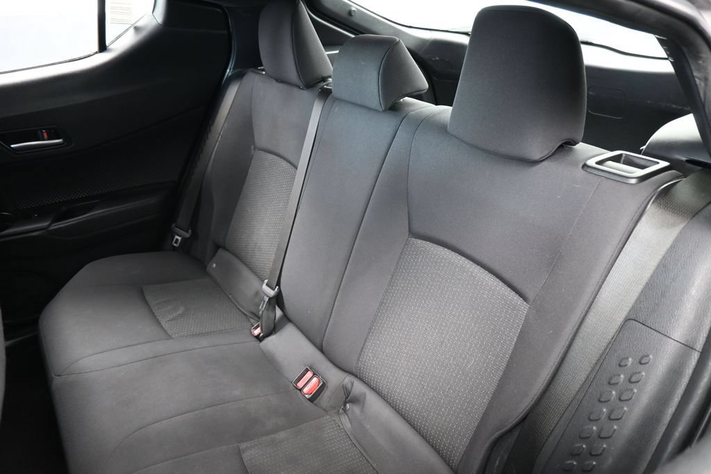 Used 2019 Toyota C-HR XLE FWD image 34