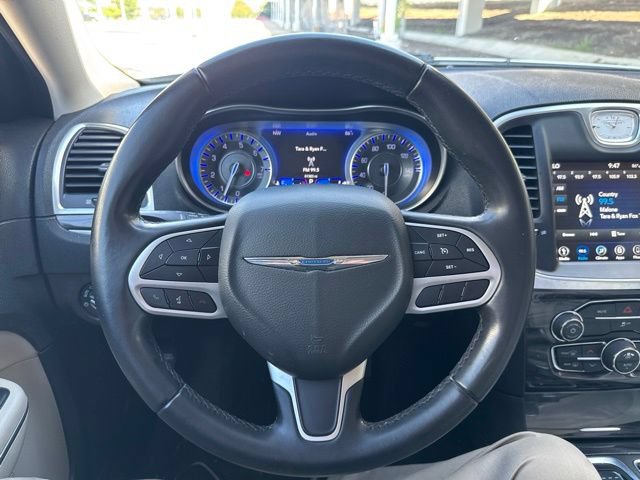 Used 2019 Chrysler 300 Touring w/ Driver Convenience Group RWD image 11