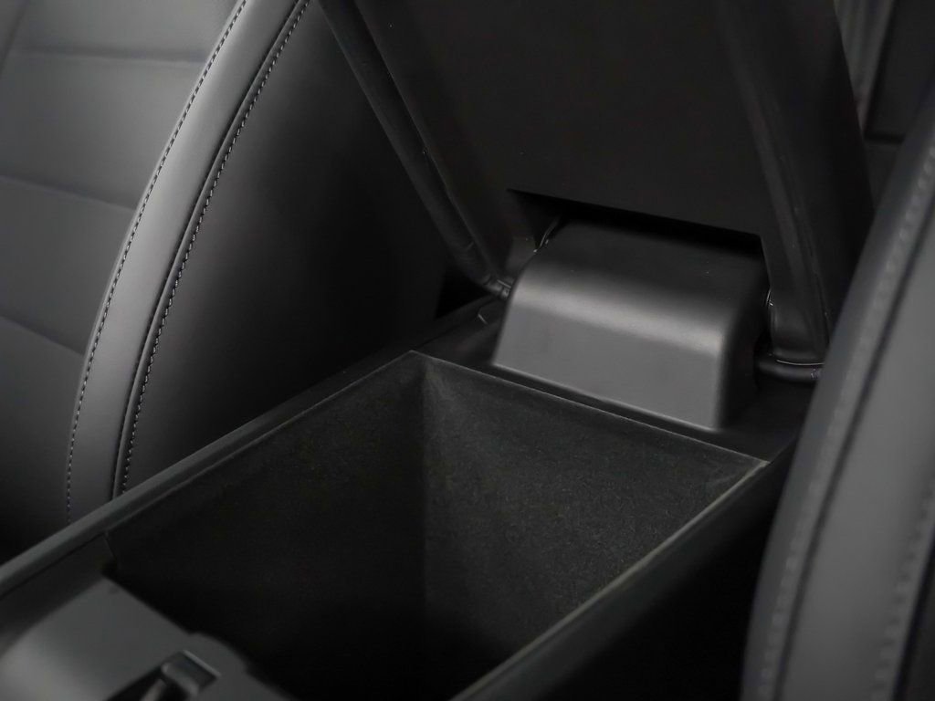 New 2025 Porsche Macan Turbo Electric image 35