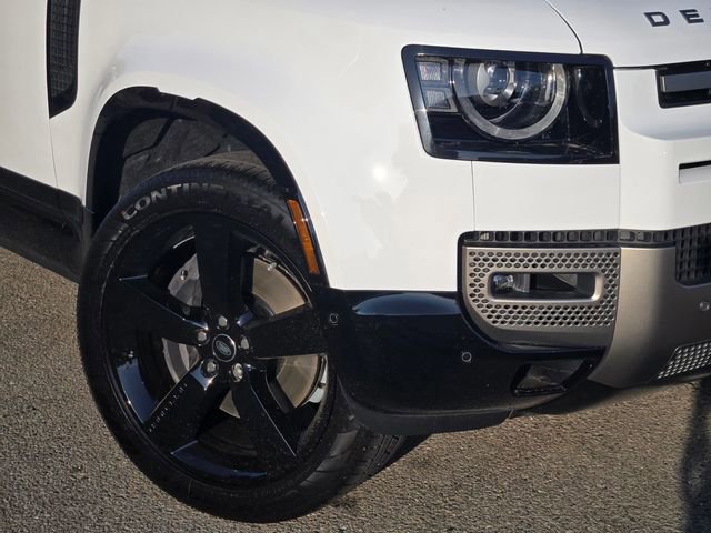 Used 2025 Land Rover Defender 90 X-Dynamic SE image 7