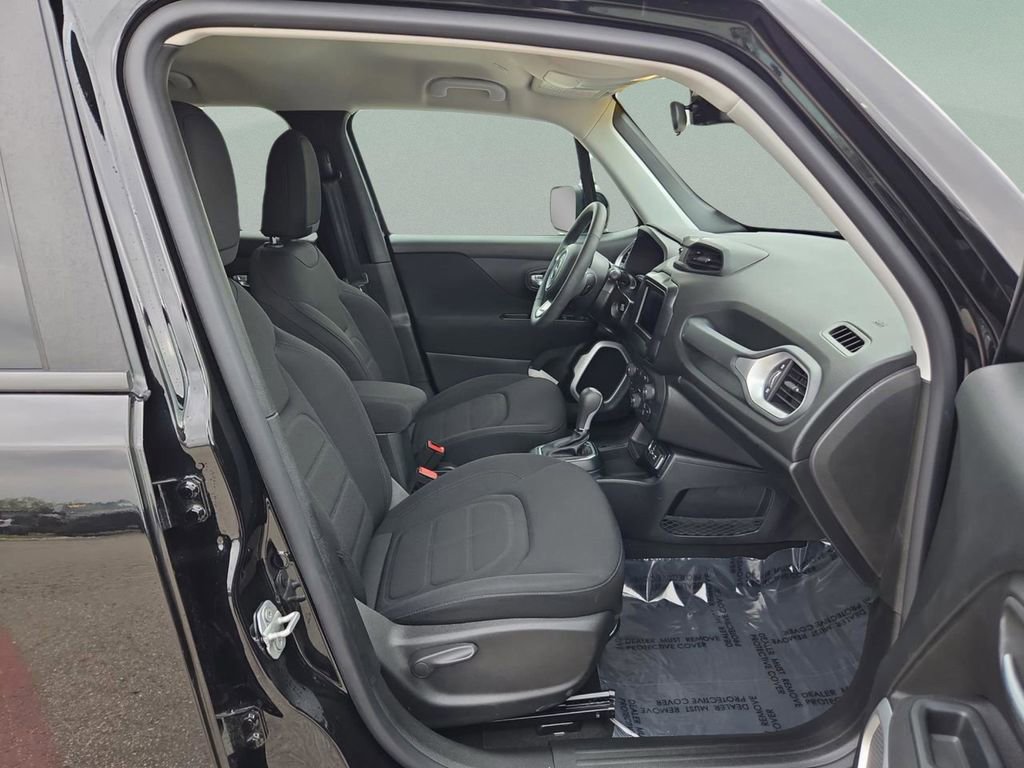 Used 2018 Jeep Renegade Latitude image 28