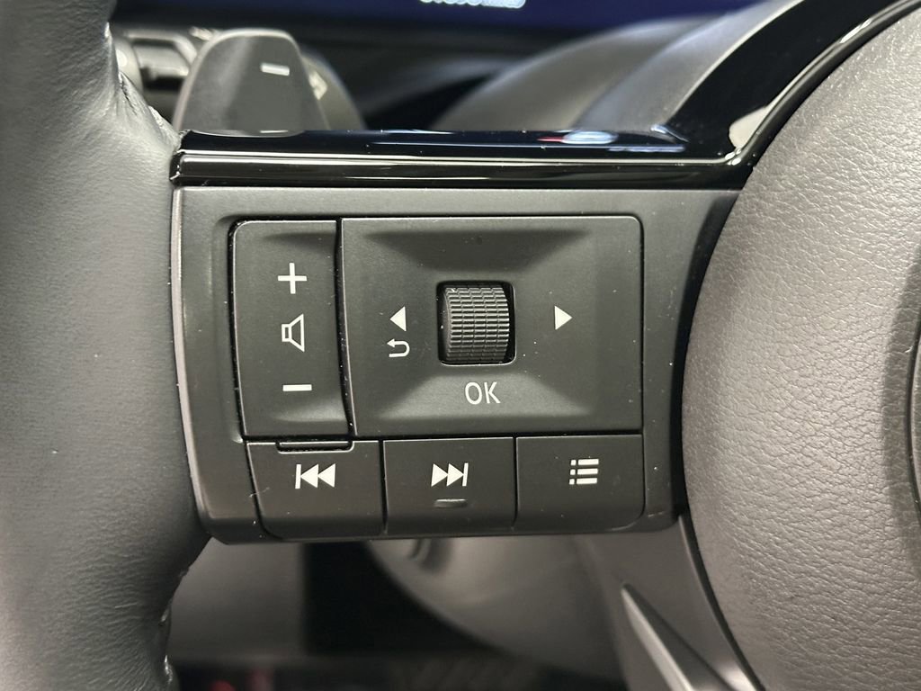 Used 2023 Nissan Pathfinder Platinum image 28