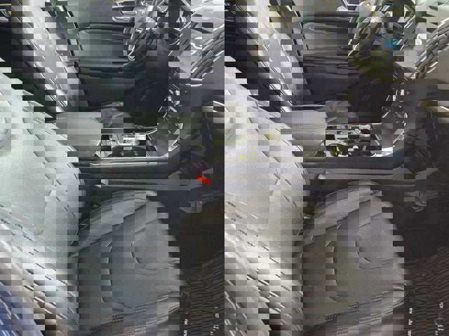 Used 2019 Ford Edge Titanium w/ Equipment Group 301A image 4