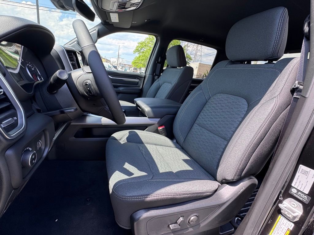 New 2026 RAM 1500 4x4 Crew Cab image 14