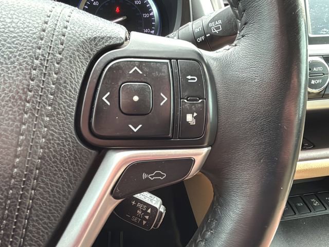 Used 2015 Toyota Highlander Limited Platinum AWD/4WD image 22
